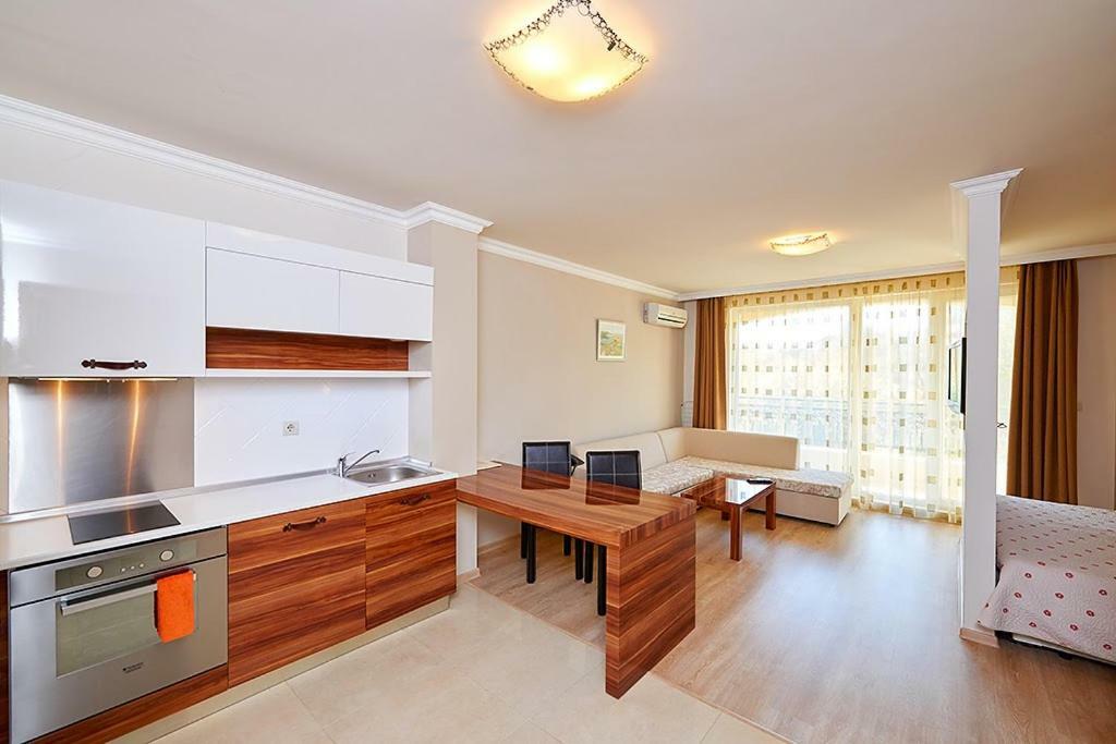 Penelopa Palace Apart Hotel & Spa เปาโมเรีย ภายนอก รูปภาพ