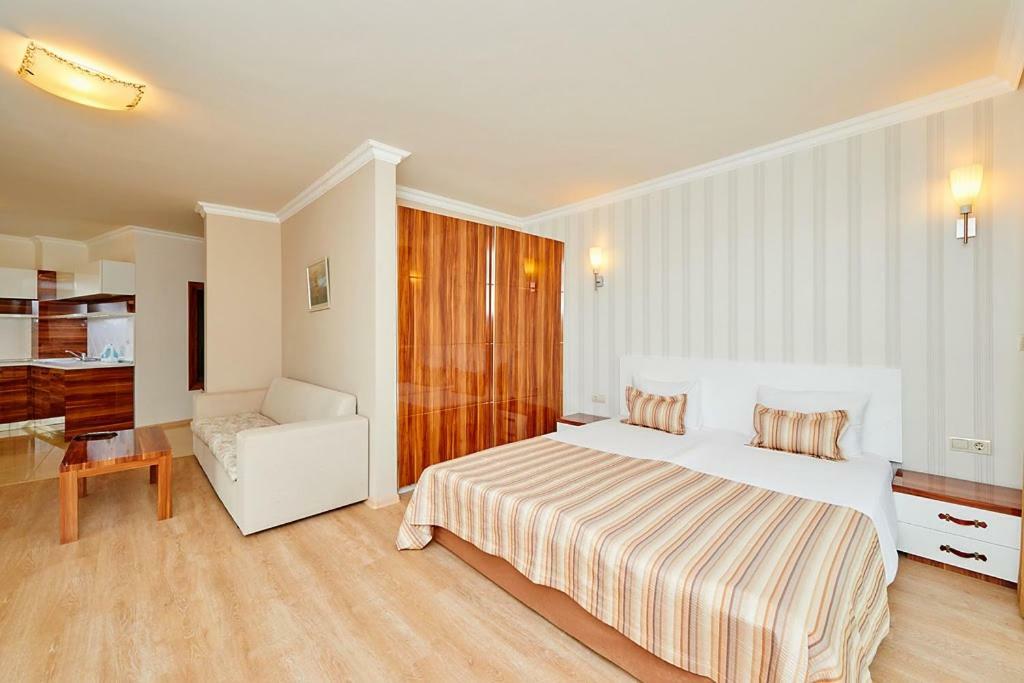 Penelopa Palace Apart Hotel & Spa เปาโมเรีย ภายนอก รูปภาพ