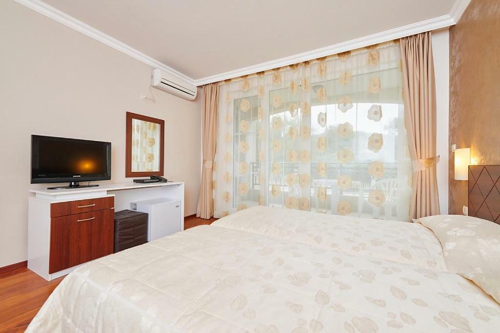 Penelopa Palace Apart Hotel & Spa เปาโมเรีย ภายนอก รูปภาพ