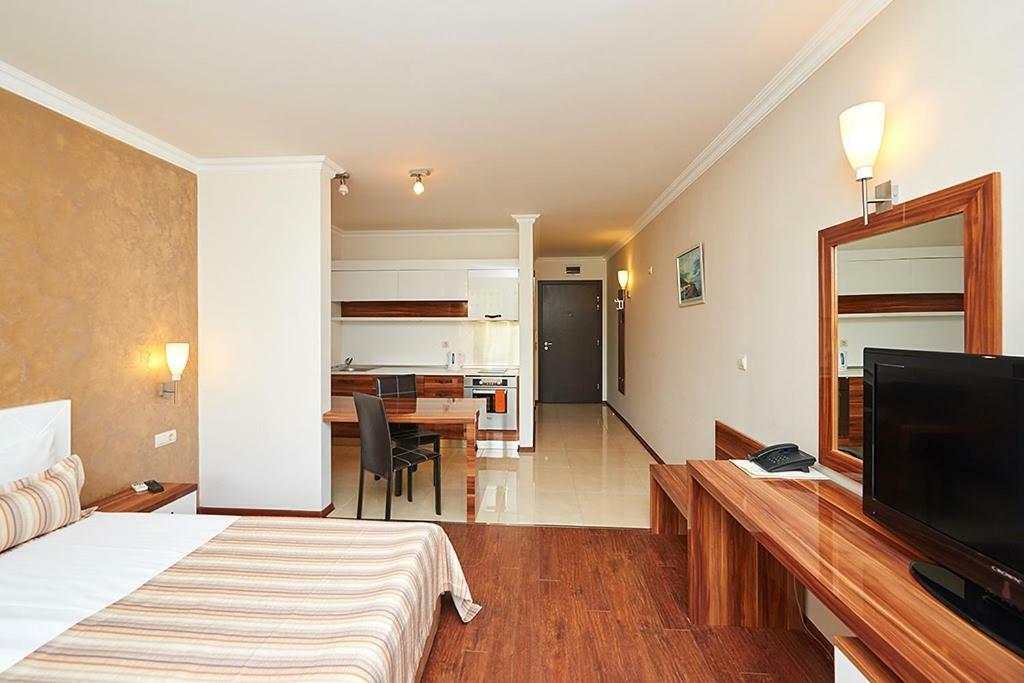 Penelopa Palace Apart Hotel & Spa เปาโมเรีย ภายนอก รูปภาพ