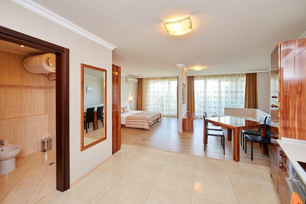 Penelopa Palace Apart Hotel & Spa เปาโมเรีย ภายนอก รูปภาพ