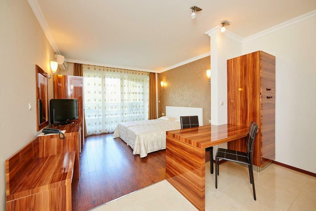 Penelopa Palace Apart Hotel & Spa เปาโมเรีย ภายนอก รูปภาพ