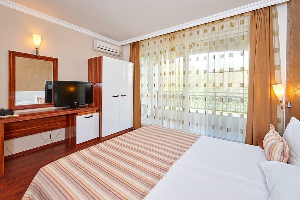 Penelopa Palace Apart Hotel & Spa เปาโมเรีย ภายนอก รูปภาพ